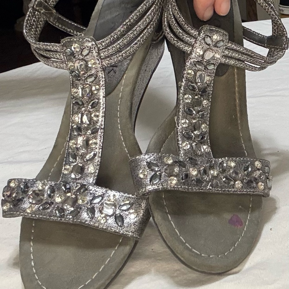 Elegant Silver Women's Sandals - Picture 5 of 7